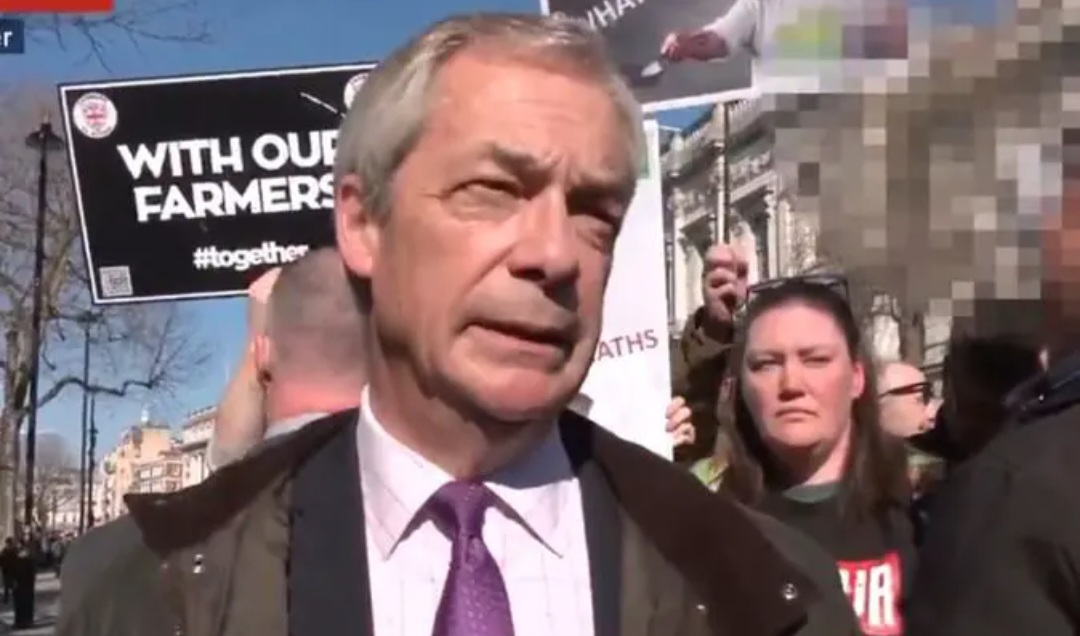 GB News halted for Nigel Farage 'breaking news' – and JD Vance will be furious