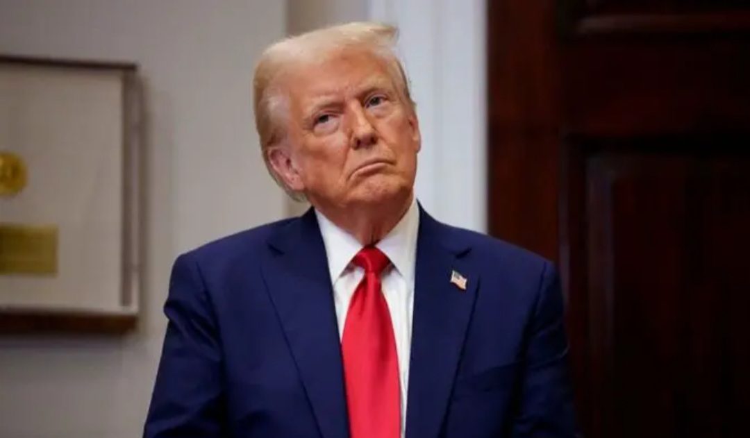 Donald Trump Rubbing JD Vance’s Wife’s Back on Camera Sparks Outrage